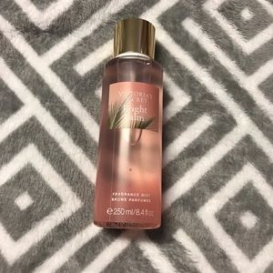 Victoria’s Secret mist BRIGHT PALM